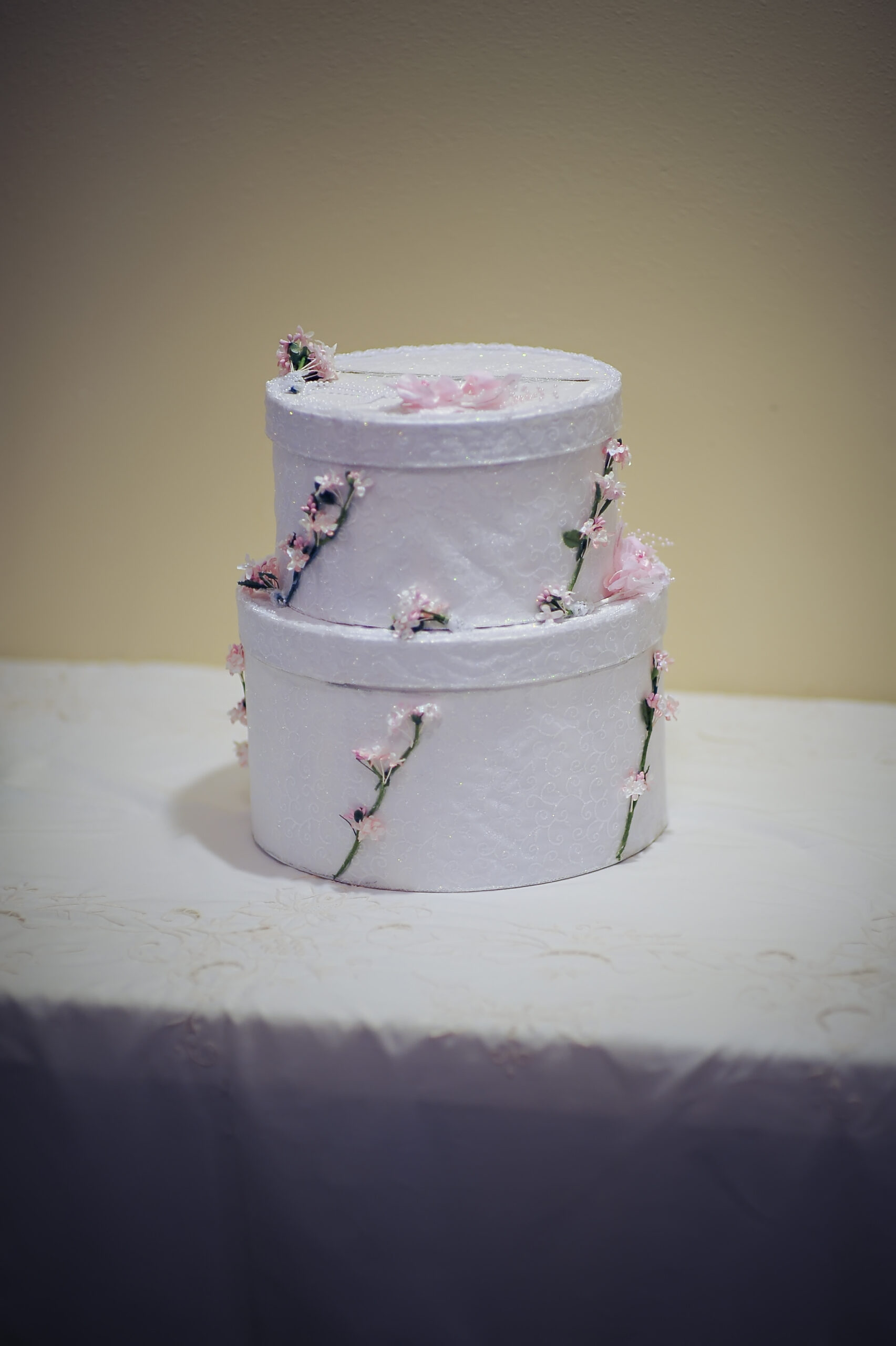Wedding Card Box Idea: A Wedding Cake!