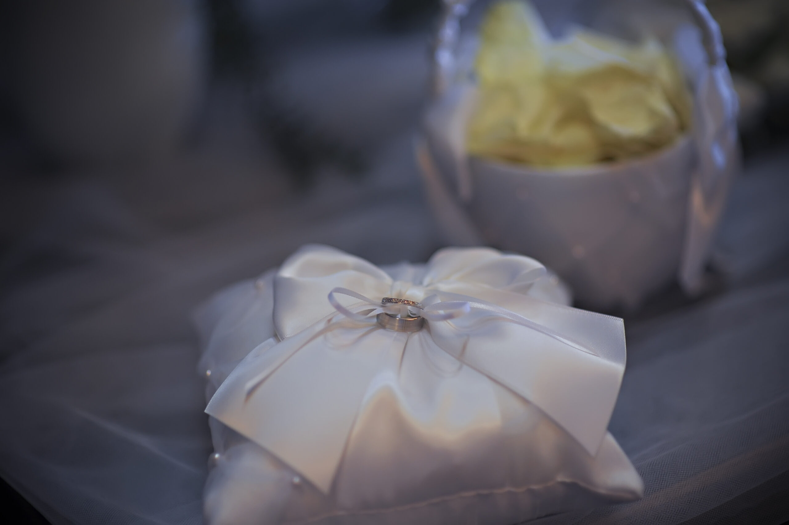 Savings Tip for Wedding Expenses: Borrow
