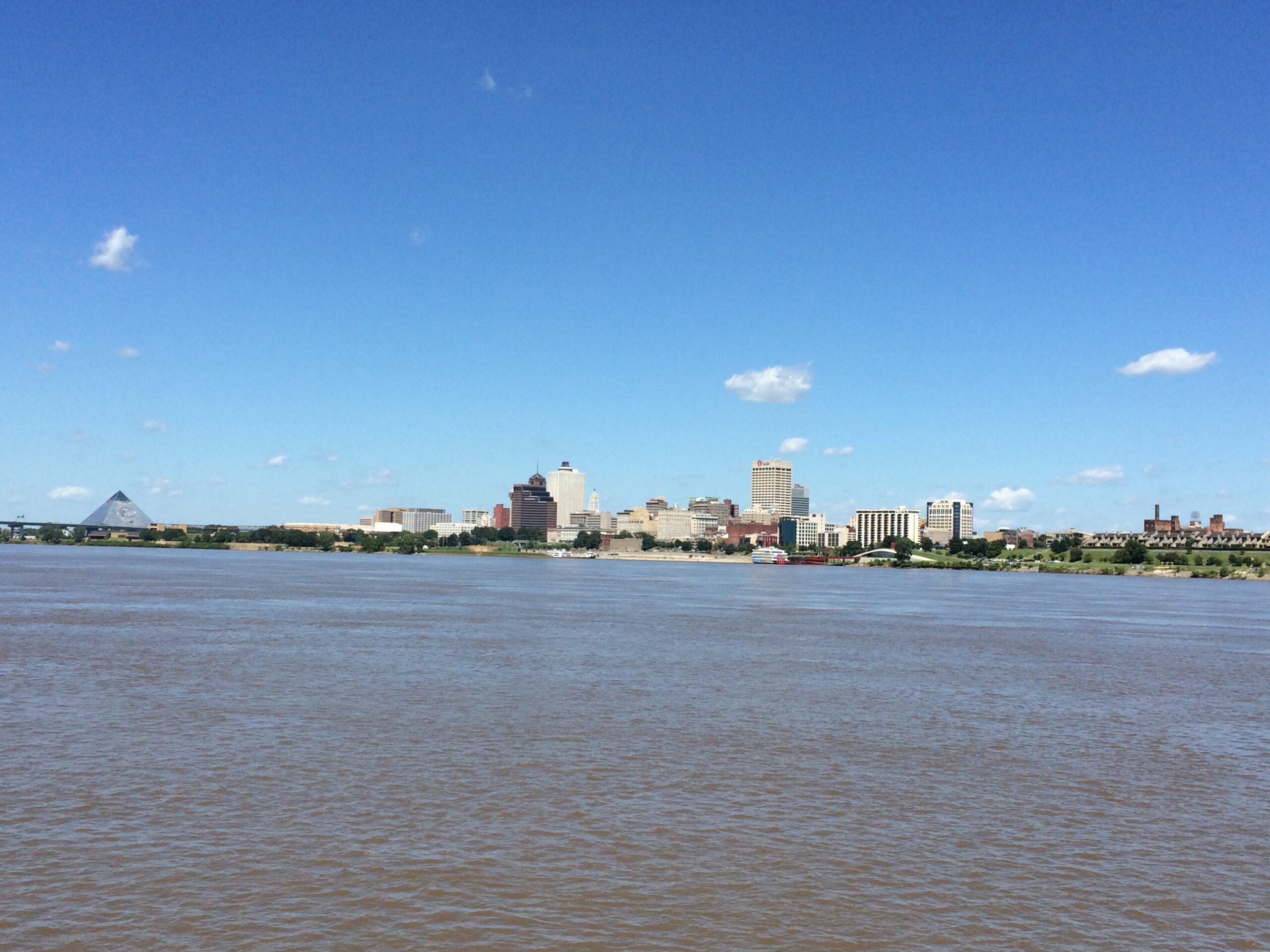 Summer Photo Fun: The Mighty Mississippi at Memphis