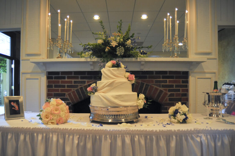 Cake Table Decor: Bride’s and Bridesmaids Bouquets
