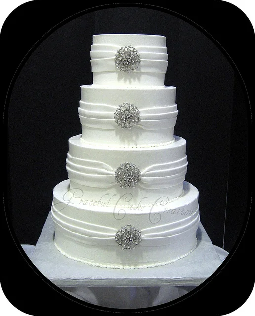 Multilayer Sash and Brooch Wedding Cake